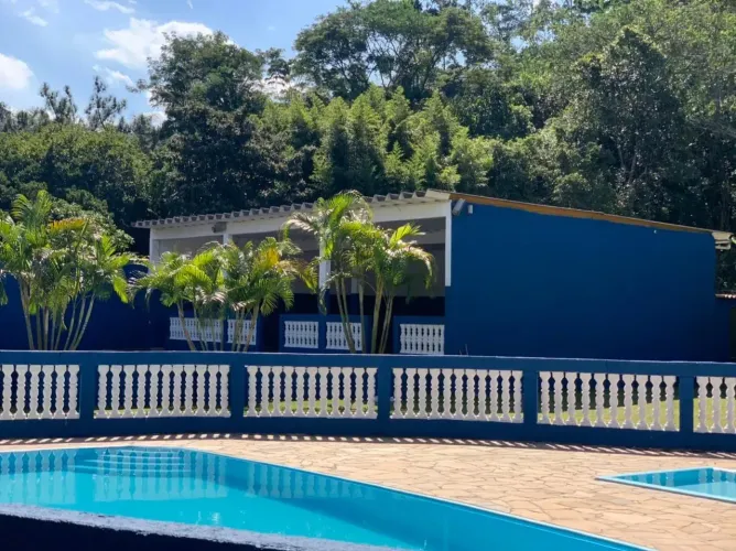 Fazenda/Sítio/Chácara para venda possui 200 metros quadrados com 3 quartos