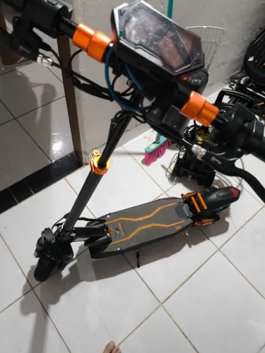 Vendo ou troco em PS5. Patinete elétrico Honeywhale M4. Item novo com menos de 100 km.