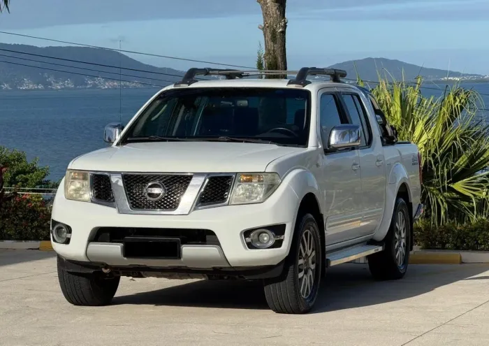 Nissan Frontier SL CD 4X4 2.5tb Diesel AUT 2014