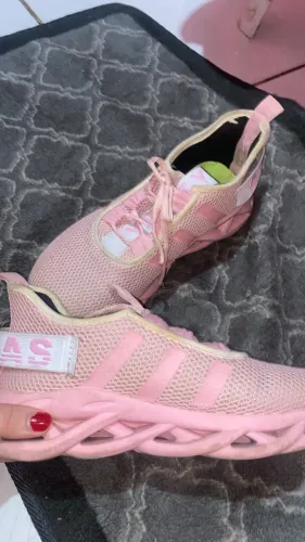 Tênis esportivo adidas feminino 