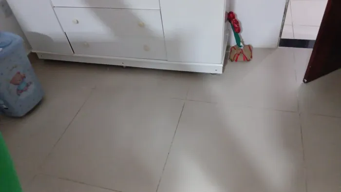 Vende uma guarda roupa infantil