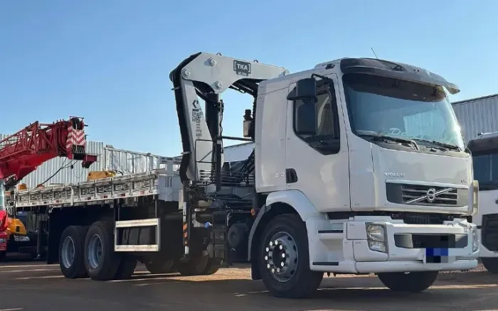 Volvo Vm 270 2012 + munck TKA particular