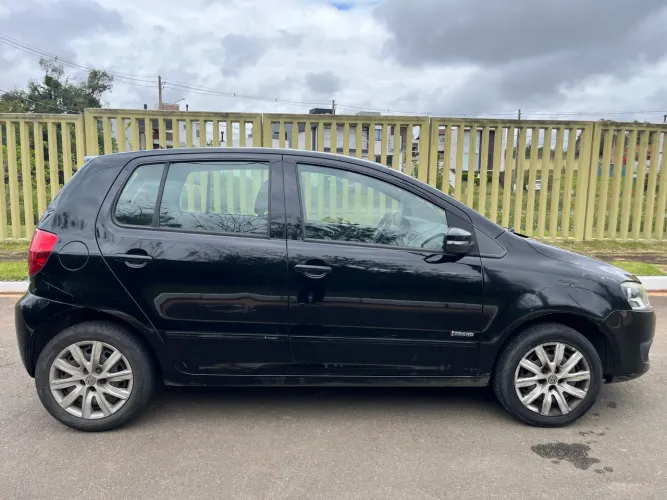 Volkswagen Fox 1.0 MI Total Flex 8V 5P 2012