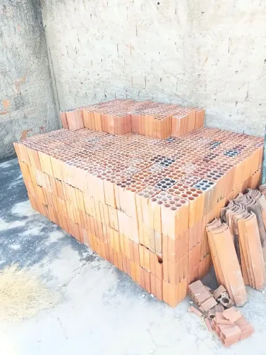 850 tijolos.