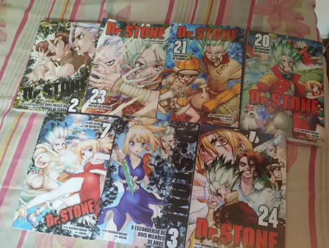 Vendendo 7 Mangás de Dr Stone ? 28 reais Cada Mangá 