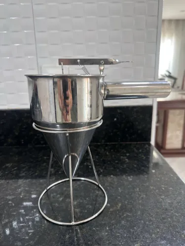 Funil Dosador Profissional em Inox com Gatilho e Suporte