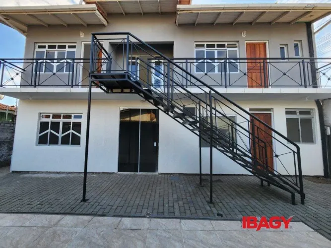 Excelente Apartamento 1 dormitório(s) em Jardim Eldorado - Palhoça