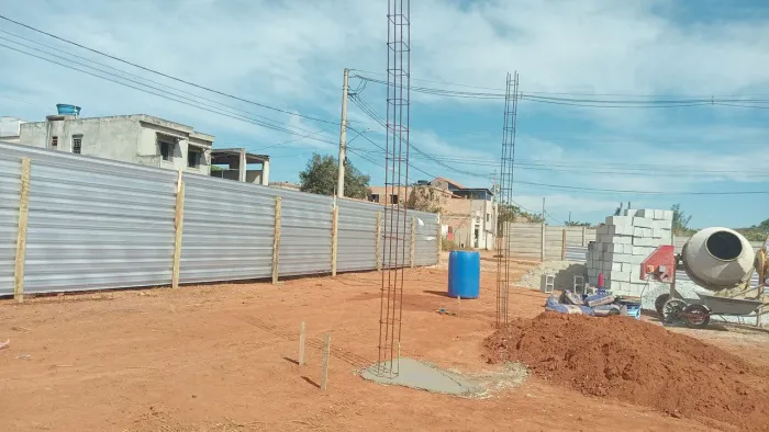 Vende-se esse terreno com 440 metros quadrados 