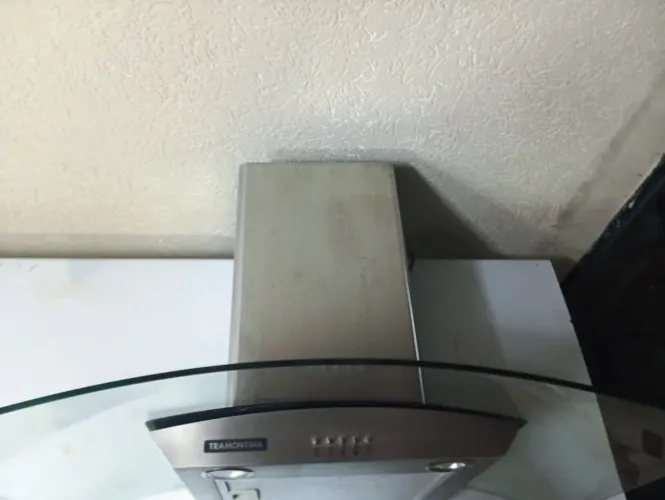 COIFA TRAMONTINA 90CM EM AÇO INOX E VIDRO