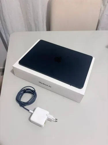 Apple MacBook 2026 Air 13.6 Meia-noite, 24GB RAM SSD de 512GB