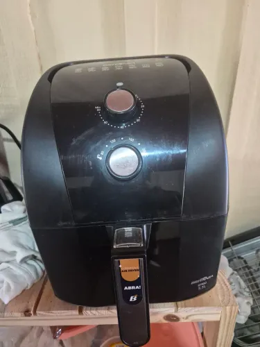 Air Fryer Britânia 5,5L - Funcionando perfeitamente