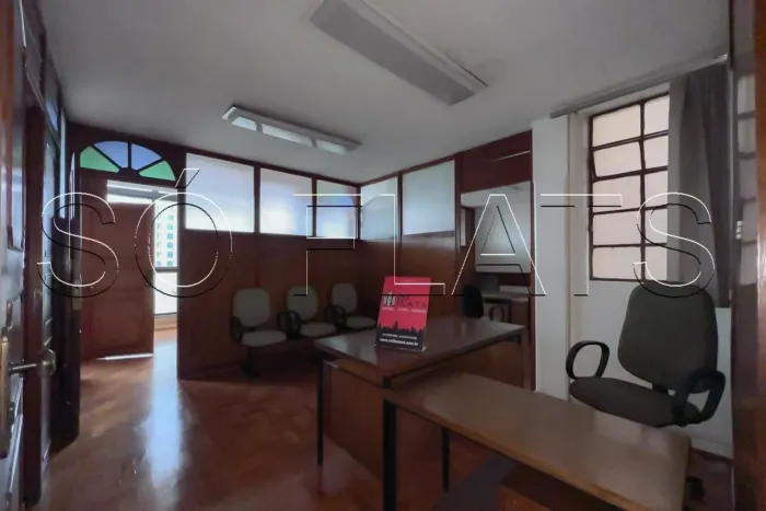 Sala Comercial XI de Agosto, disponível para locação contendo 87m², localizado no centro d
