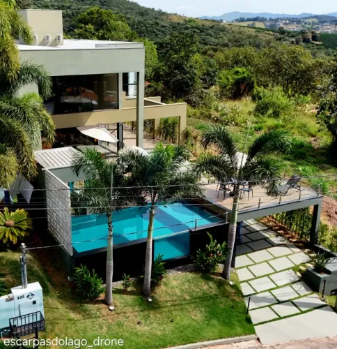 Casa sobrado de 400m² com 05 suítes e ampla área de lazer à venda - Escarpas do Lago