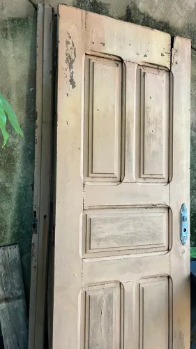 Porta de mandeira Tatajuba