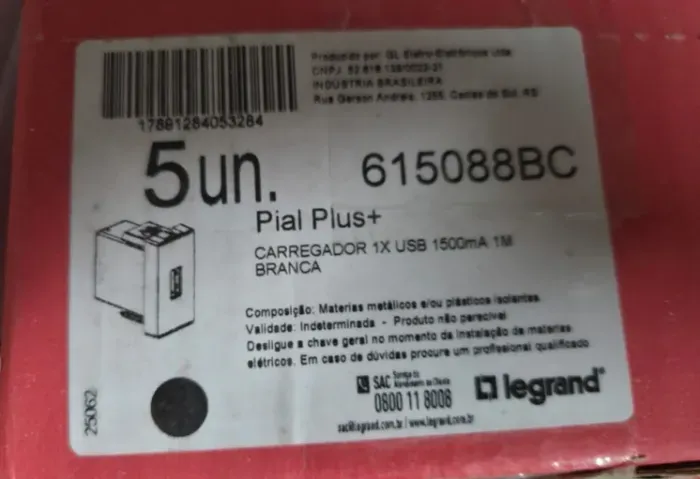 Módulo Carregador 1x USB de 1 módulo (1M) na cor branca, linha Pial Plus+