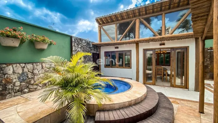 Casa à venda no Eusébio - Condomínio Grand Plaza 240m²