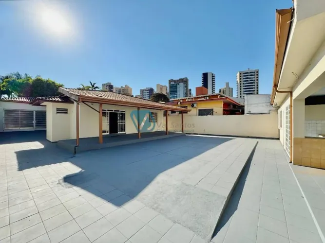Casa com 3 dormitórios para alugar, 300 m² por R$ 7.000,00/mês - Centro - Londrina/PR