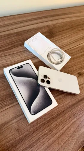 iPhone 15 Pro Max-256GB-Titanium Branco 