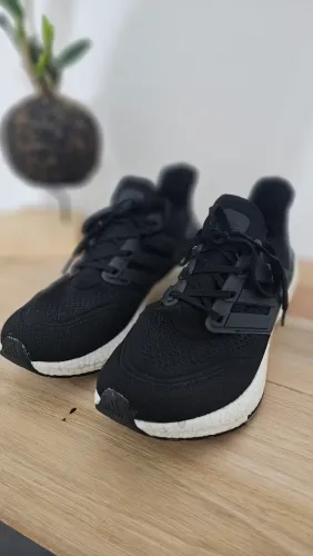 Tênis Adidas Ultraboost 21 / 22 Preto