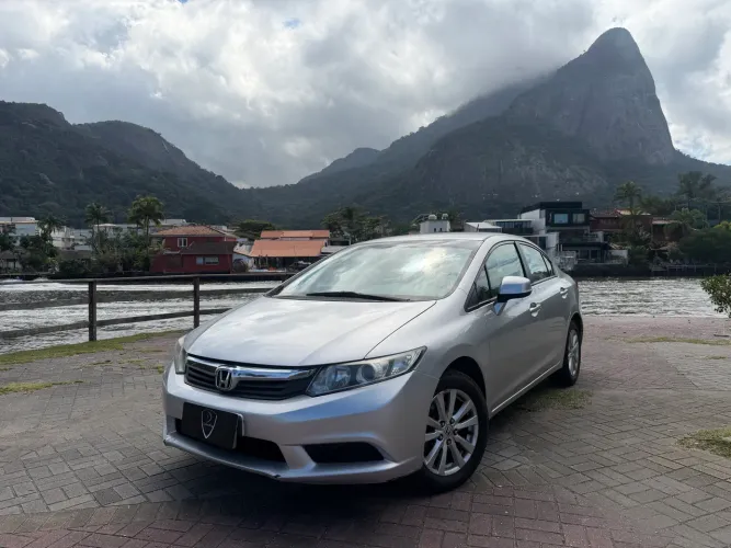 Honda Civic Sedan LXS 1.8/1.8 Flex 16V Aut. 4P 2013
