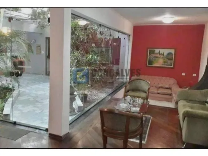 Sobrado à venda em Nova Petrópolis, São Bernardo do Campo 378 m², 4 suítes, 4 vagas