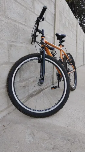 Bicicleta modificada aro 26 em bom estado (adulto)