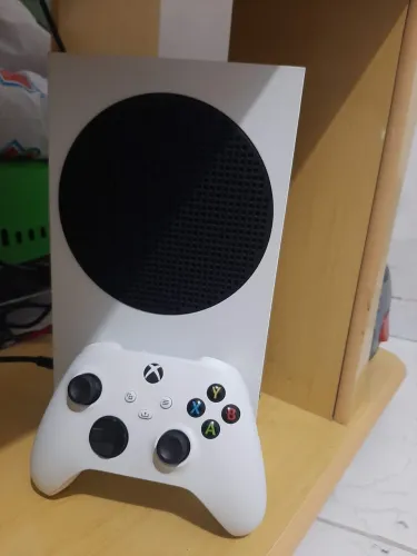 Xbox Series S 512GB C/ 2 Controles e Garantia.