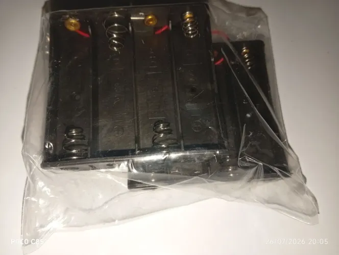 Suporte para quatro baterias contém 2 unidades