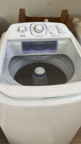 Vendo máquina de lavar 12 kg