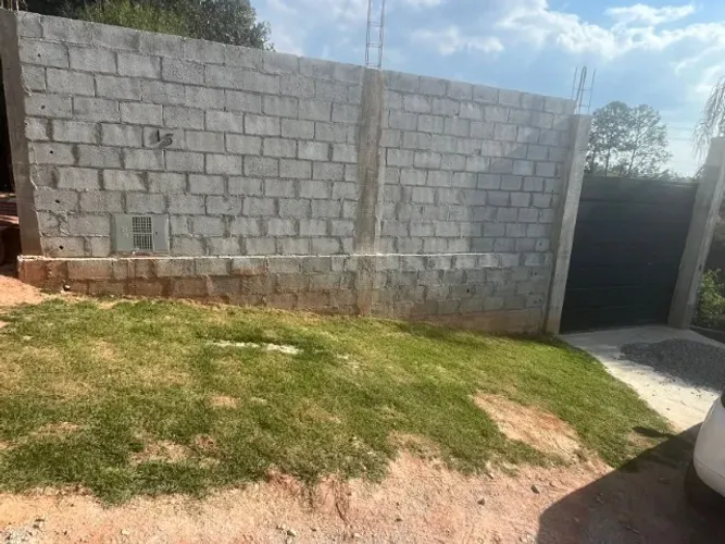 CASA EM FASE DE ACABAMENTO
