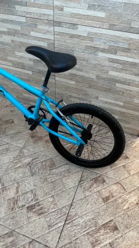 Bicicleta aro 20 semi nova