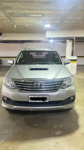 Toyota Hilux SW4 SRV D4-d 4X4 3.0 TDI Dies. AUT 2015