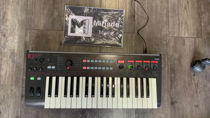 Sintetizador Korg R3