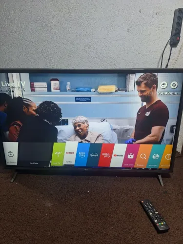 TV SMART LG WEB OS 43 POLEGADAS FUNCIONANDO PERFEITAMENTE SEM DETALHES ACEITO CARTÃO 