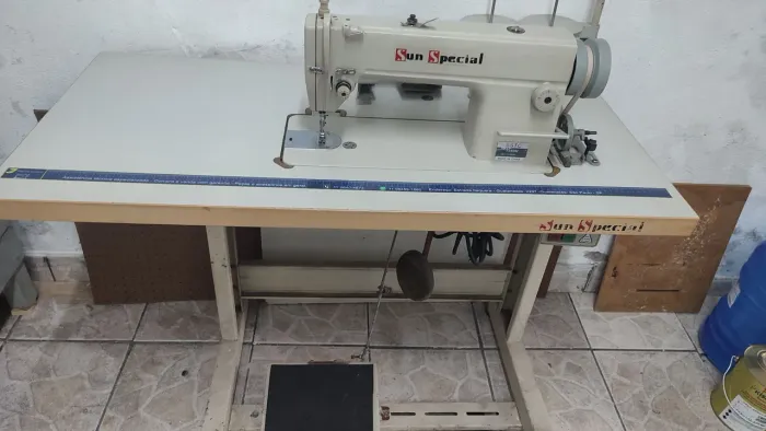 Máquina reta profissional