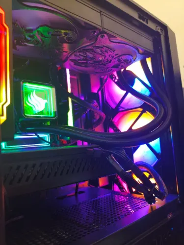 PC Gamer - Xeon E5-2667 V4 - AMD Radeon Rx 590