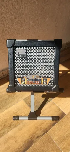 Amplificador Cubo Roland 15XL