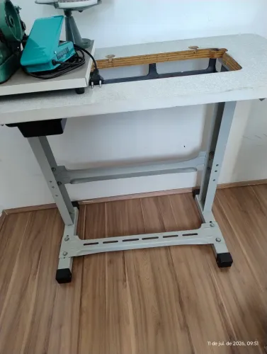 Mesa bancada de máquina