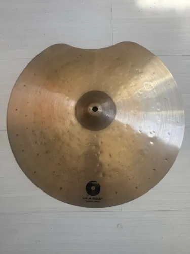 Prato ride Zildjian Mini Cup 18 - passou por luthier Drhy Muller - Joinville
