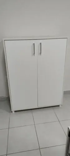 Armário alto Tok Stok reforçado