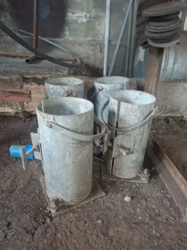 Formas metalicas para corpo de prova de concreto