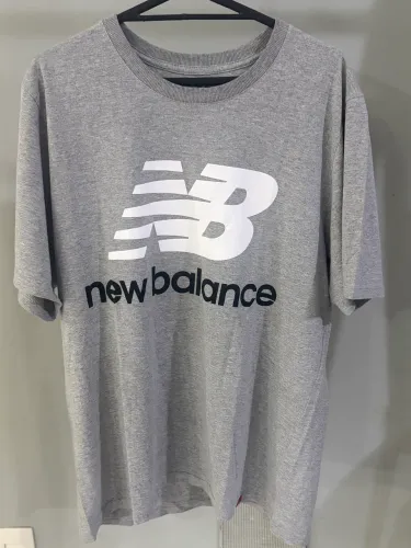 Camisa New Balance Logo TAM.G (Veste M)