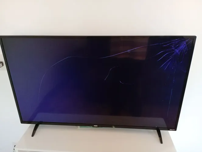 TV 43 AOC PARA RETIRADA DE PEÇAS.