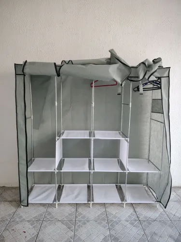 Guarda-roupa dobrável 