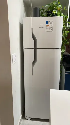 Geladeira Electrolux Cycle Defrost 260L Super Freezer Duplex Branca DC35A