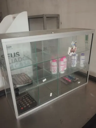 Confeiteira de Vidro e alumínio usada boa só a comfeiteira