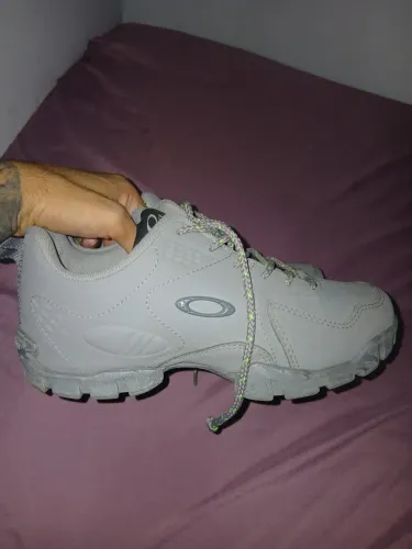 Botinha da Oakley