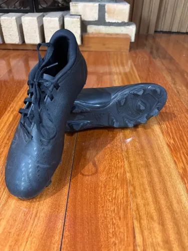 Vende chuteira Adidas Predator