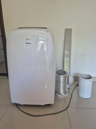 Ar-condicionado portátil Philco Virus Protect 11.000 BTUs em ótimo estado, completo!