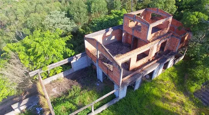 CASA PARA TERMINAR CHÁCARA COTIA EMBU DAS ARTES SP